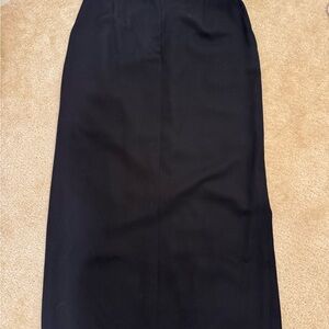Valerie Stevens 100% wool Classic Black Pencil Skirt, fully lined , size 8